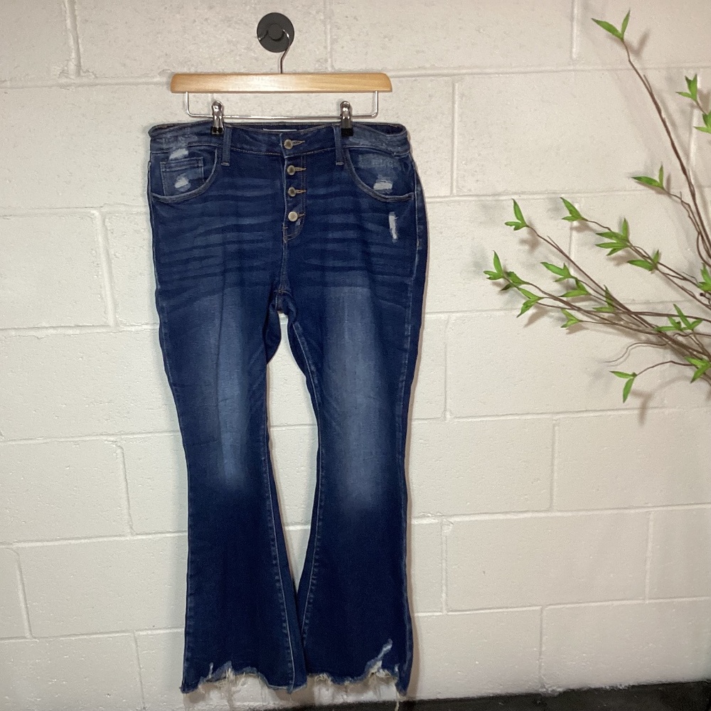 KanCan Mid-Rise Women’s Jeans | Super Flare | Button Fly | Size 30